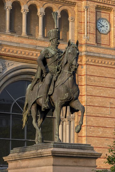Equestrian statue of King Ernst August Monument in front of the main railway station