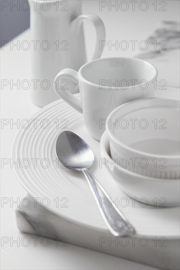 Composition elegant tableware table