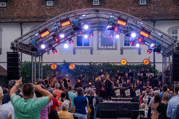 Max Mutzke & Lumberjack auf Schloss Filseck