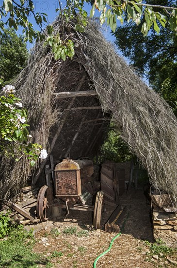 Old 1920 Fordson tractor at The Cabanes du Breuil