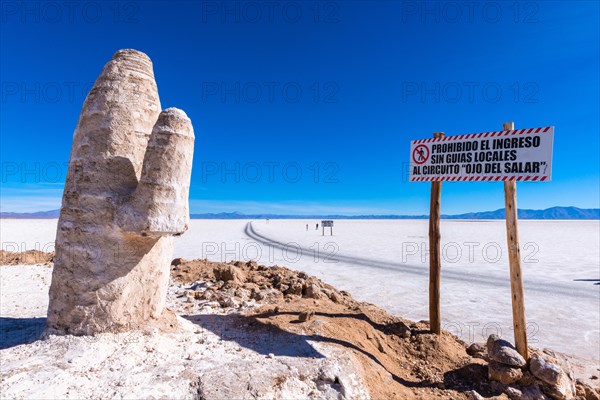 800 sq km salt desert Salinas Grandes