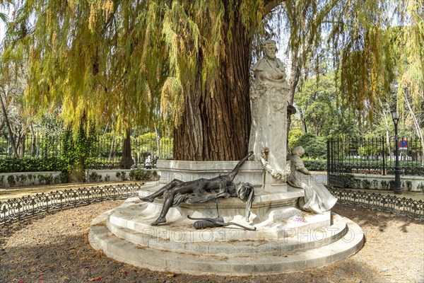 Monument to the poet Gustavo Adolfo Becquer in Maria Luisa Park