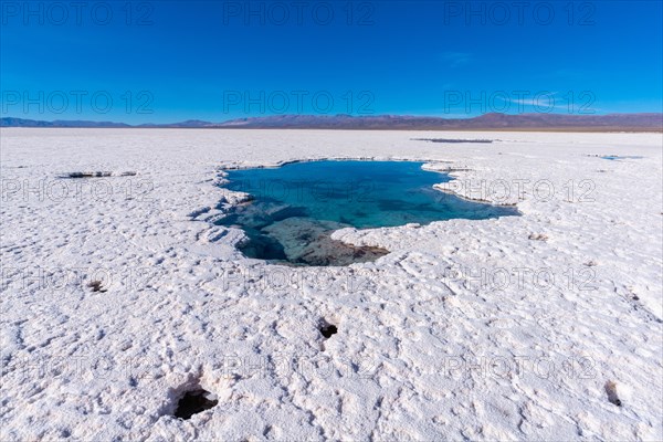 800 sq km salt desert Salinas Grandes