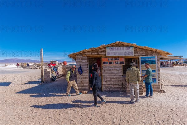 800 sq km salt desert Salinas Grandes