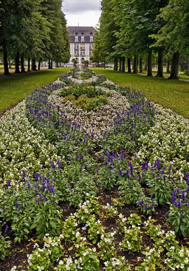 Fountain avenue in the spa gardens