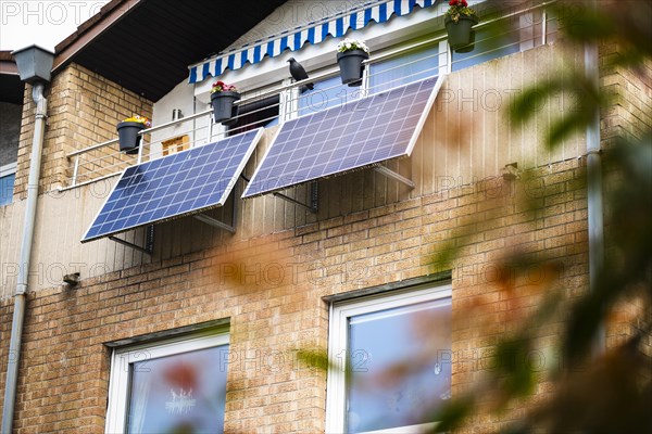 Balcony power plant on a detached house in Monheim am Rhein