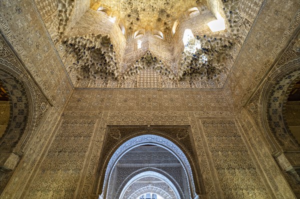 Stalactite vaults in the Sala de los Abencerrajes