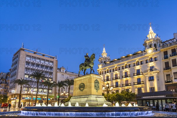 Fountain with equestrian statue of Gonzalo Fernandez de Cordoba