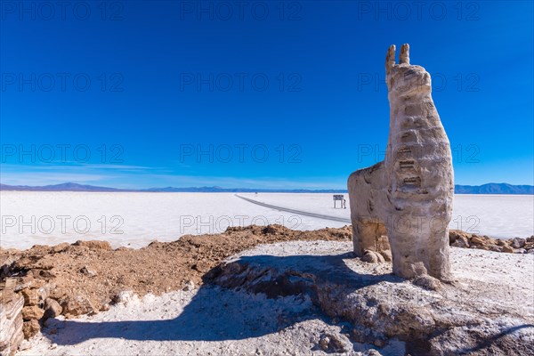 800 sq km salt desert Salinas Grandes