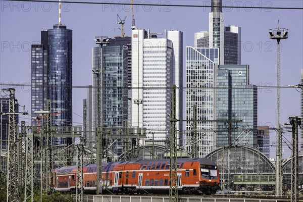 Train traffic in Frankfurt am Main
