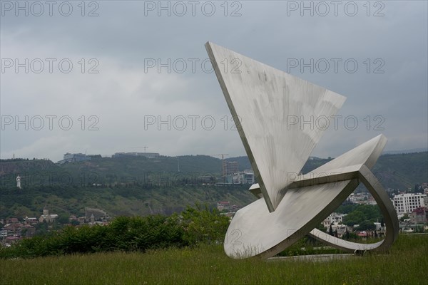 Monument in front of the Presidential Palace