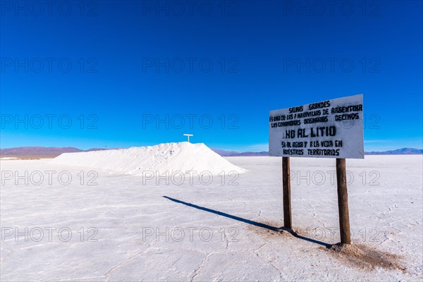 800 sq km salt desert Salinas Grandes