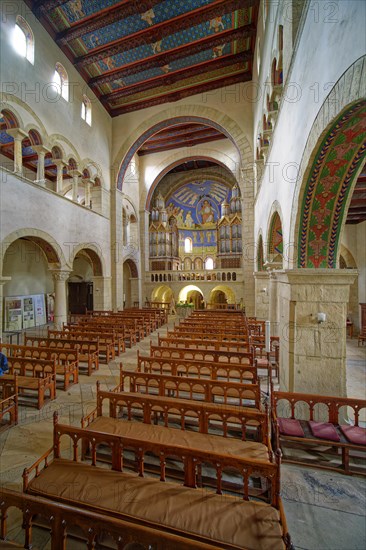 Organ and the painting of the west apse