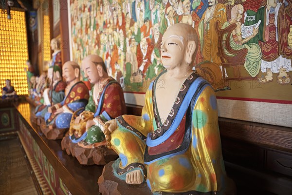 Nahan or Buddha disciple figures in the prayer hall