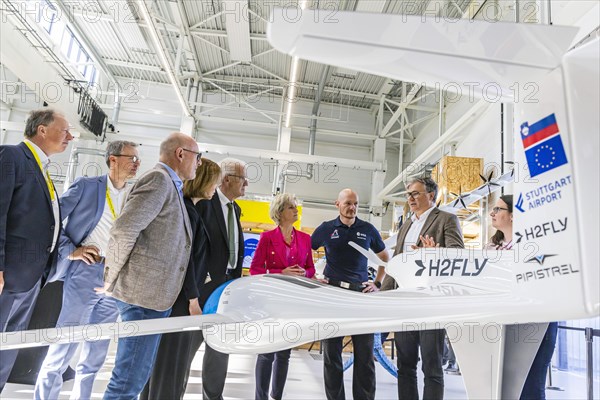 Launch event of the aerospace strategy THE Aerospace LAeND of the State of Baden-Wuerttemberg. from left Univ.-Prof. Dr.-Ing. Wolfram Ressel