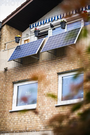 Balcony power plant on a detached house in Monheim am Rhein