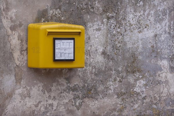 Yellow letterbox