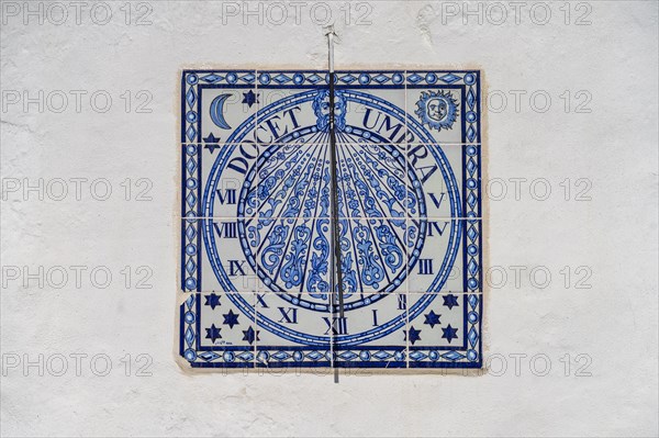 Ceramic tile sundial