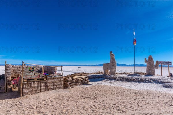 800 sq km salt desert Salinas Grandes