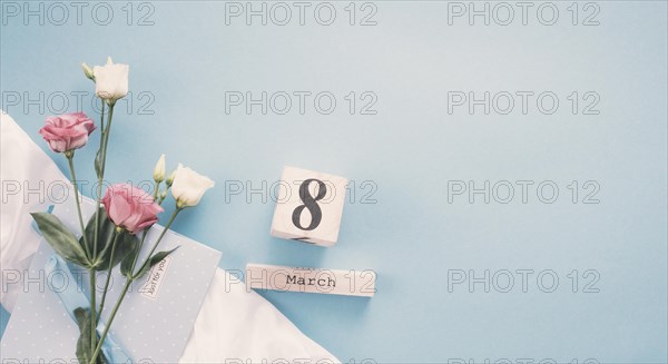 8 march inscription with roses table