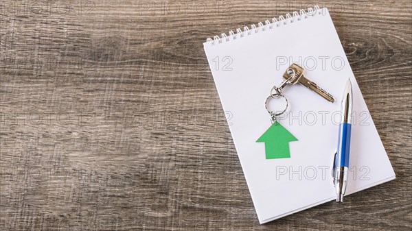 Arranged key notepad table