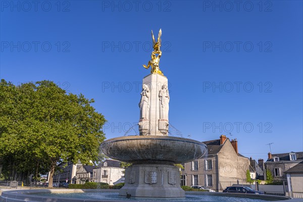 Golden Statue of a Native American with Eagle on the Tours American Monument Fountain