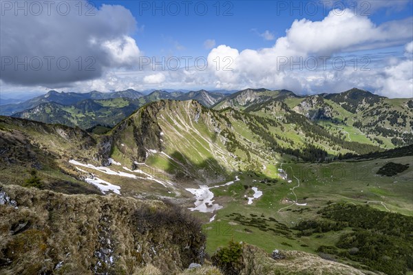 View into the Grosstiefental valley from the summit of the Rotwand