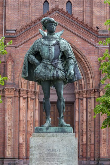 Monument to William of Nassau-Orania in front of the Protestant Market Church