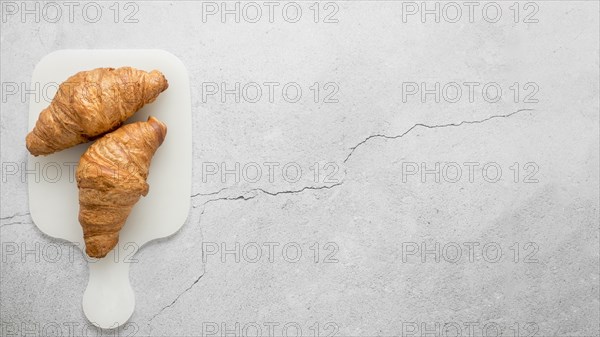 Copy space croissants