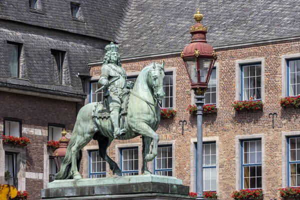 Bronze statue of Jan Wellem equestrian statue by Gabriel de Grupello on the market square