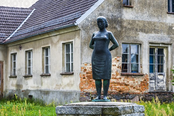 Sculpture The Binding in Hermersdorf