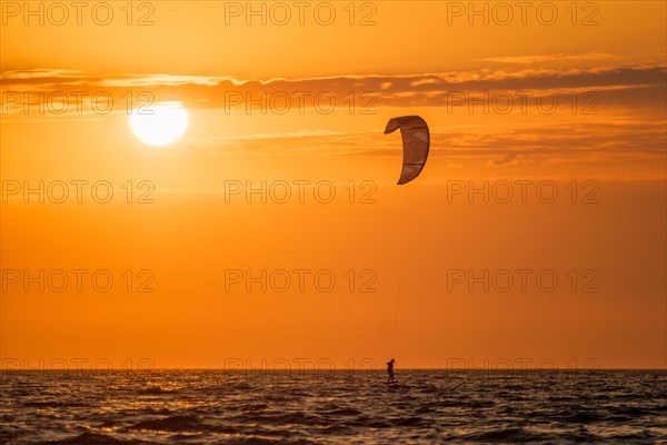 Foiling kiteboarding kitesurfing kiteboarder