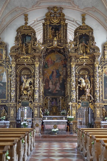 Altar in the pilgrimage church Maria Himmelfahrt in Sammarei