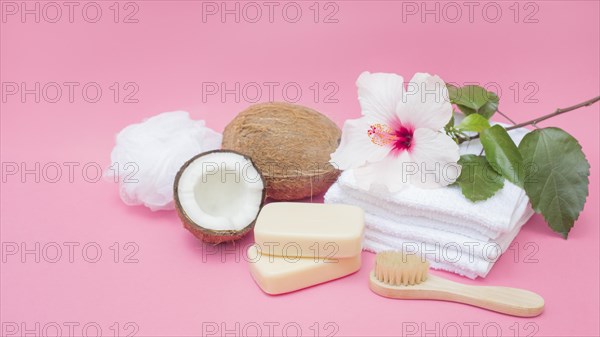 Soap brush coconut sponge flower towels pink backdrop