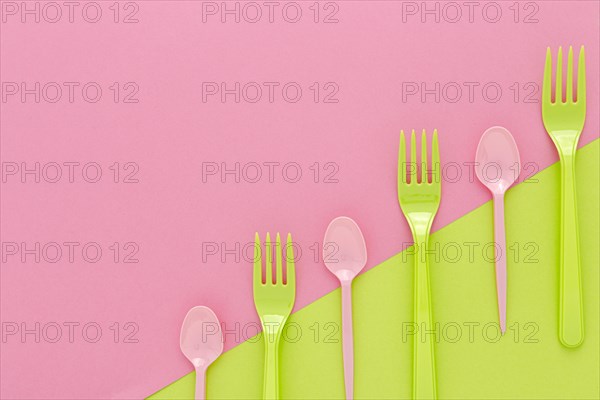 Copy space cutlery plastic set