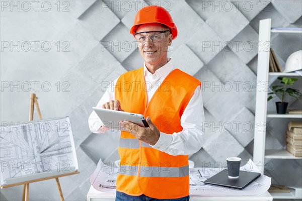 Architect safety equipment using tablet