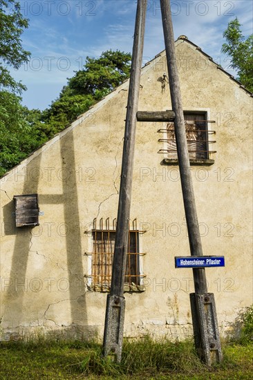 Power pole in front of Giebel