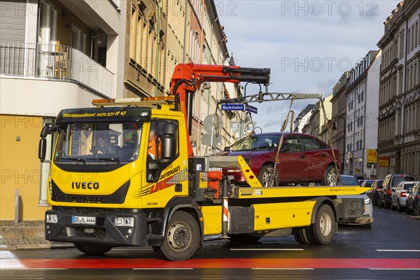 Tow truck at Bischofsplatz. Due to the tense parking situation