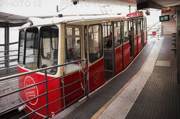 Furniculaire de Fourviere funicular car