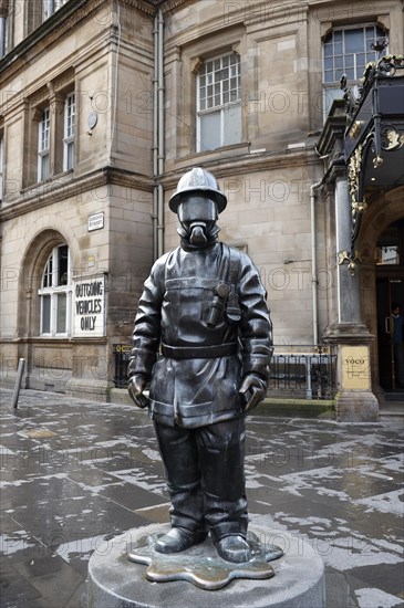 Statue Citizen Fireman