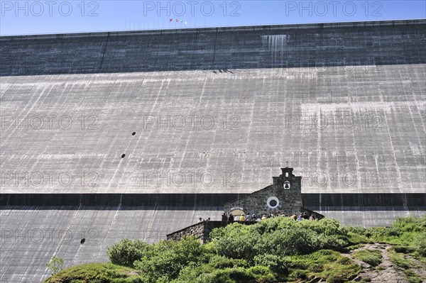 Chapel in front of the Barrage de la Grande Dixence