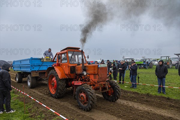 Tractor Pulling