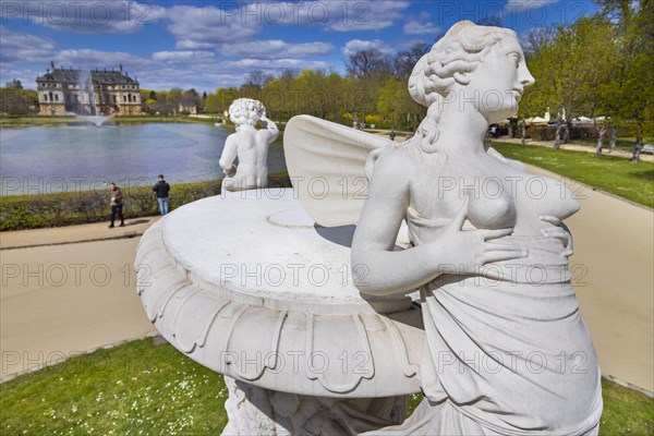 Palais in the Great Garden with Palai Pond and Corradini Vase