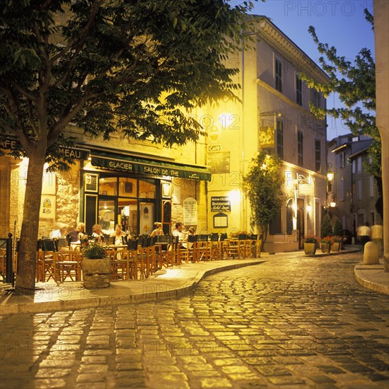 Street cafe in Lourmarin