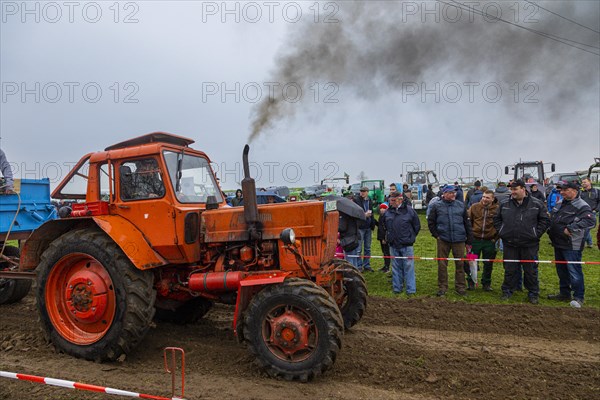 Tractor Pulling