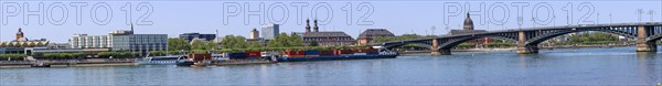 Panoramic photo of the Rhine with Mainz and Theodor Heuss Bridge