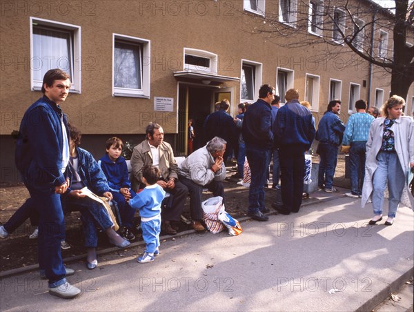 Arrival of migrants from the GDR. End of 1989