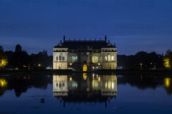 Large garden with palace and palace pond