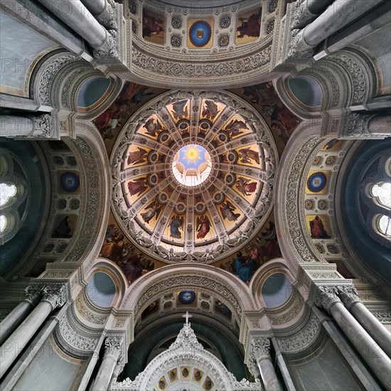 Interior view of the cenral dome