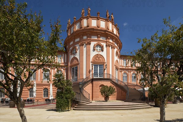 Biebrich Palace with the Rotunda from the Rhine side